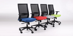 MEE 202 Braccioli regolabili in altezza 2D+PAD MORBIDO-Meccanismo Synchron 3 blocchi+tensionatore-Base NYLON NERA-Ruote GOMMATE D.50-Sch.alto-Supporto lombare reg.-Sedile SFODERABILE CON VELCRO-GARANZIA 2 ANNI-EN.1335