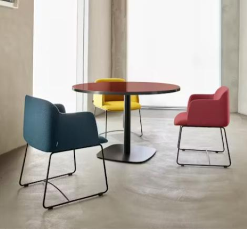 DEEP POLTRONCINA - Poltroncina con braccioli integrati, basamento in filo di acciaio d.12 verniciato nero