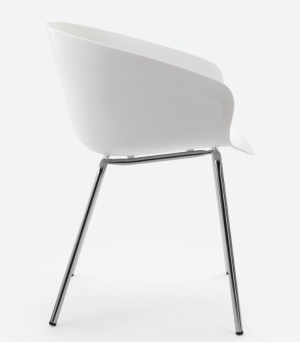 Stay Poltroncina in plastica riciclata e tappezzata internamente con base 4 gambe in metallo cromate o verniciate nere - 1IM - CATAS - CAM