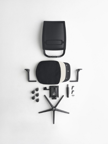 OPEN AIR 01 - Meccanismo sincronizzato MULTI-BLOCCO AUTOPESANTE CON TENSIONATORE CENTRALE E TRASLATORE - Schienale ALTO CON RETE IGNIFUGA 3D Re-Feel - Sedile in SCHIUMATO A FREDDO IGNIFUGO REMOVIBILE SENZA VITI-CERT. EN1335 A-CLASSE 1IM-CAM 