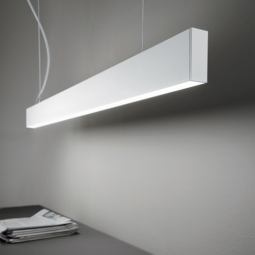 STEEL D35 WIDE BI-EMISSION UGR<19 L.1070 Profilo 35x80 mm LED 3000K Alimentatore incluso : on-off - 36W 4200 lm Durata LED 50.000 h - NECESSARIO KIT DI SOSPENSIONE - Sospensione singola o in linea continua - BIANCO - NERO 